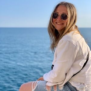 Meet your Posher, Madeline